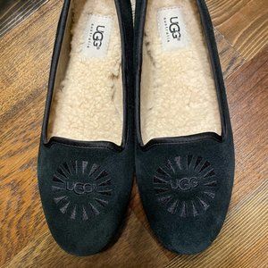 UGG women's black suede fur lined flats Shoes sz. 7 Retail $100 pre-owned